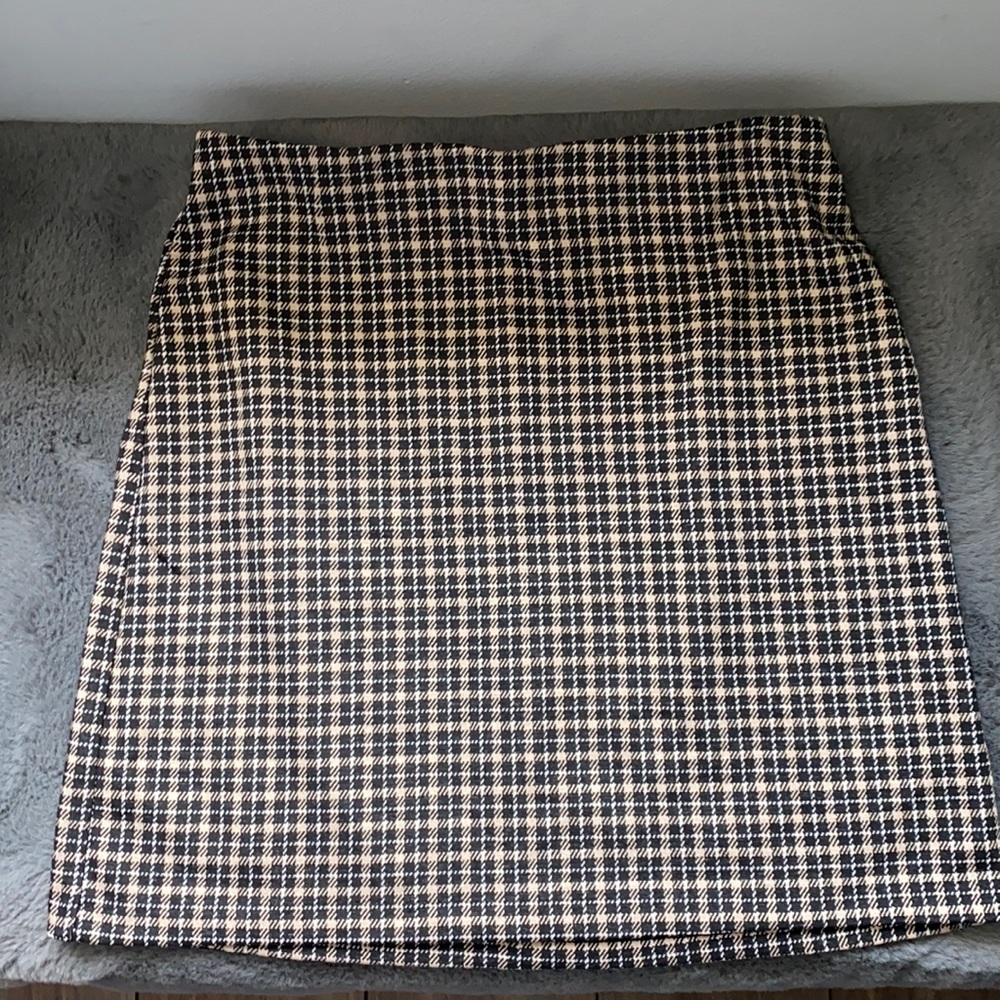 small check plaid skirt